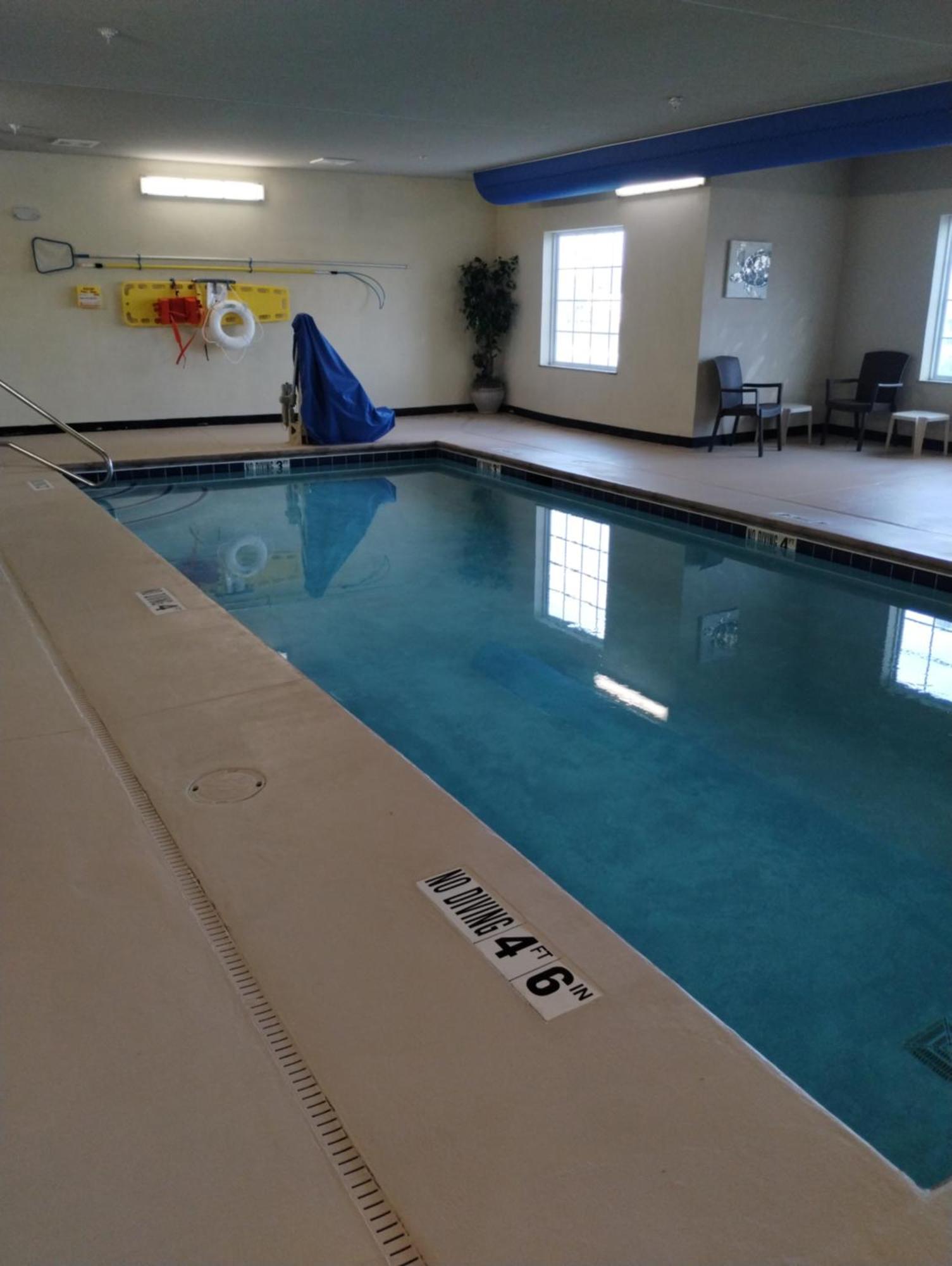 Cobblestone Hotel & Suites - Greenville Bagian luar foto