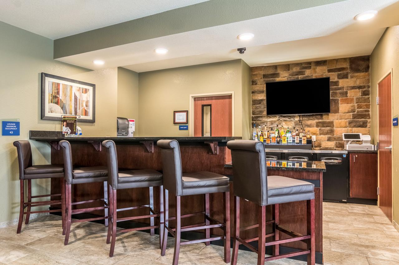 Cobblestone Hotel & Suites - Greenville Bagian luar foto