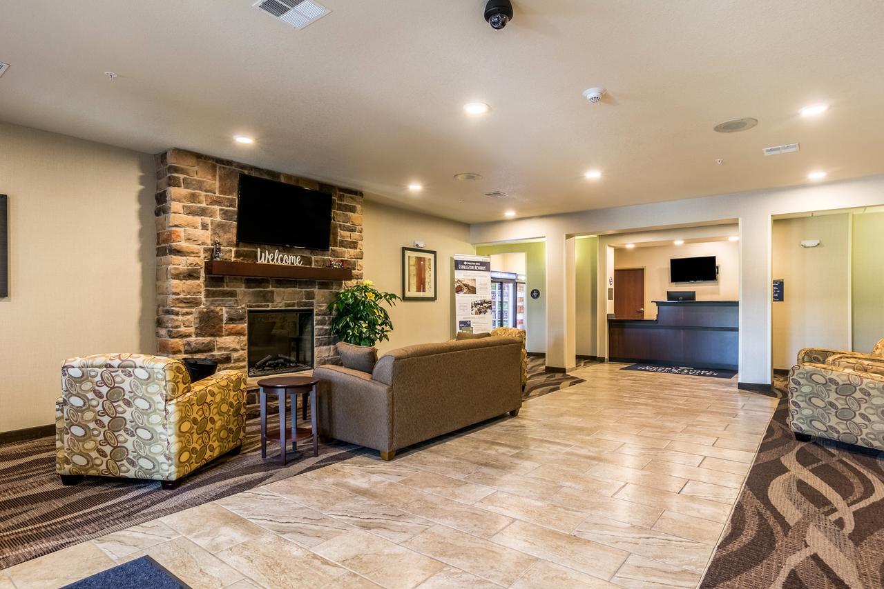 Cobblestone Hotel & Suites - Greenville Bagian luar foto