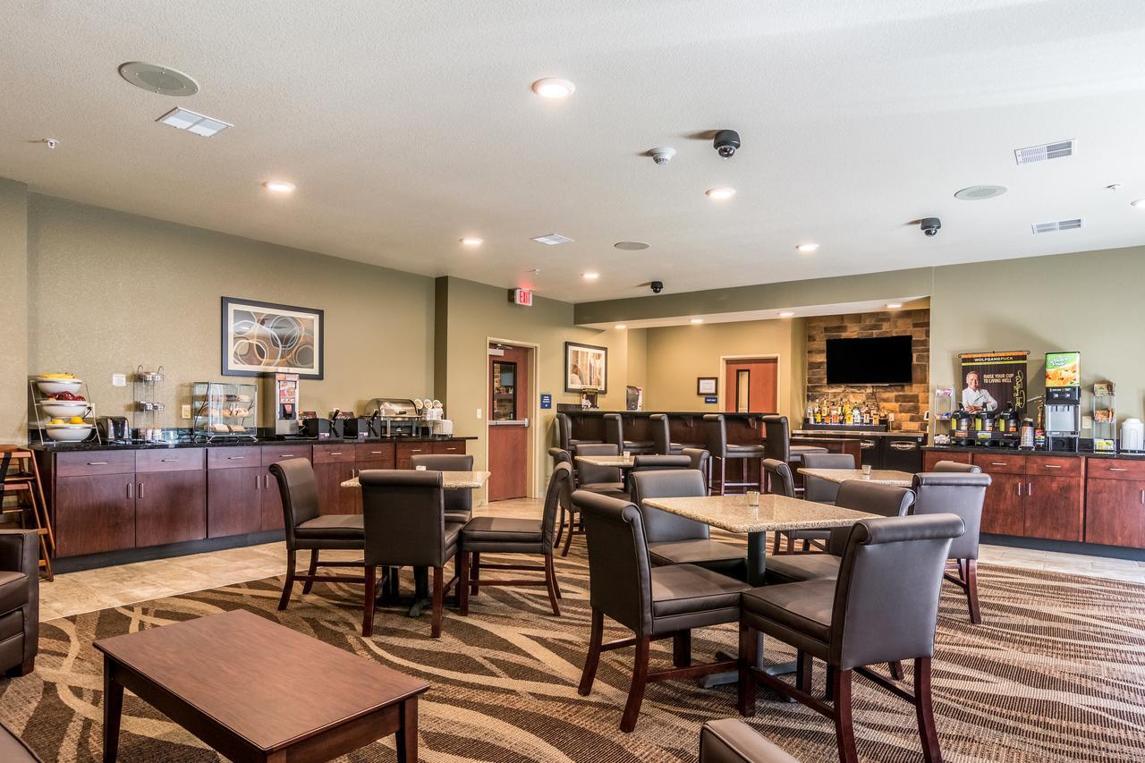Cobblestone Hotel & Suites - Greenville Bagian luar foto