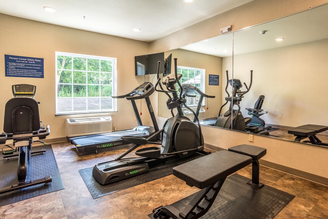 Cobblestone Hotel & Suites - Greenville Bagian luar foto