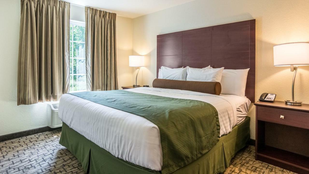 Cobblestone Hotel & Suites - Greenville Bagian luar foto