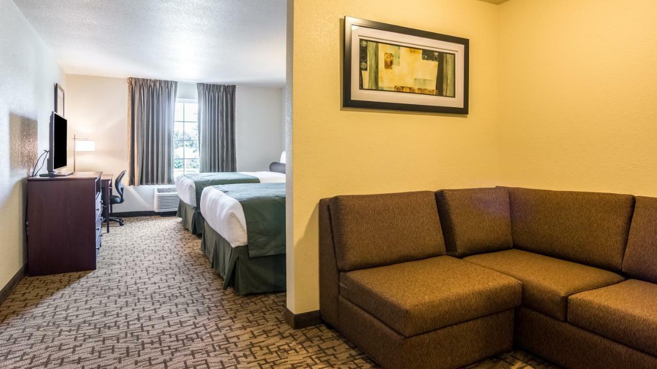Cobblestone Hotel & Suites - Greenville Bagian luar foto