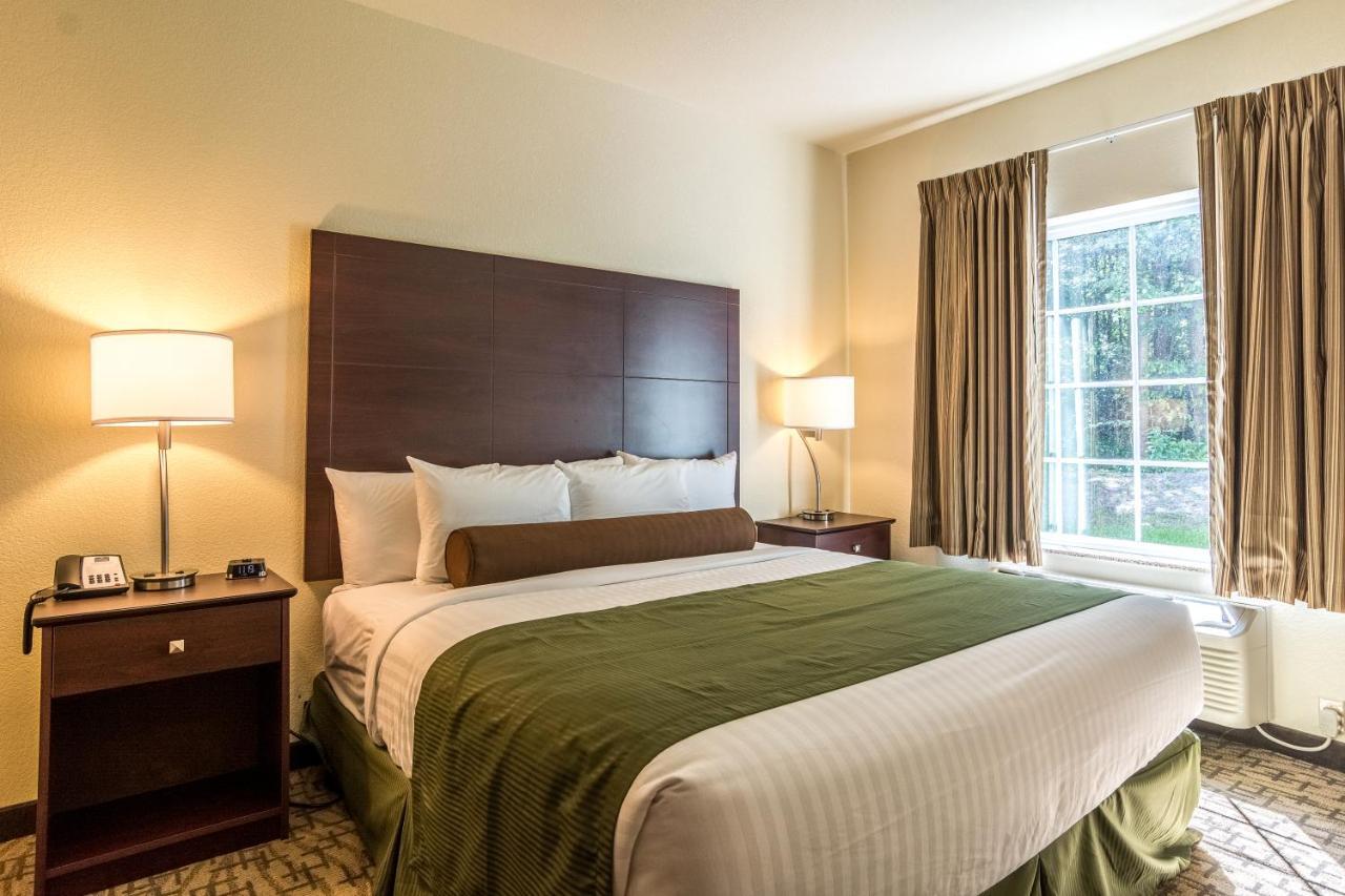 Cobblestone Hotel & Suites - Greenville Bagian luar foto