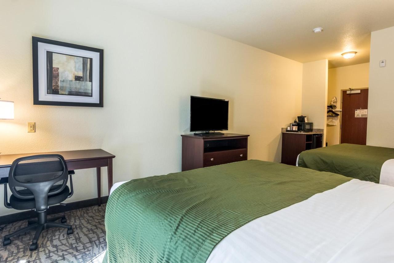 Cobblestone Hotel & Suites - Greenville Bagian luar foto